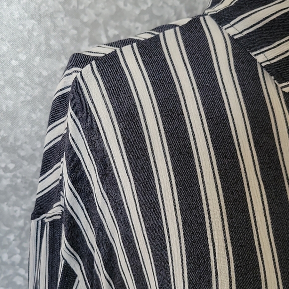 Umgee striped button down size small - Picture 2 of 6
